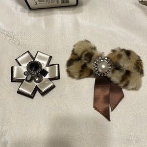 Bundle of 2 brooches, perfect for coat or jacket! (OLCC-AF)